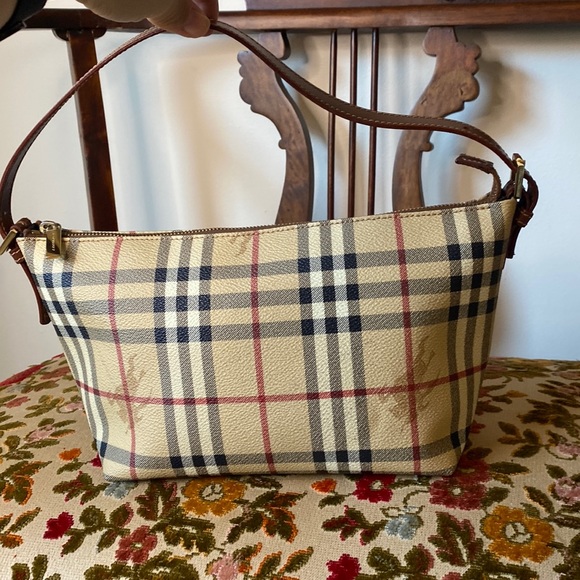 Burberry Handbags - Authentic Burberry 2000’s purse